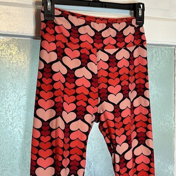 Lularoe Women’s Red and Pink Heart Patterned Casual Stretch Leggings Size OS - Picture 2 of 6